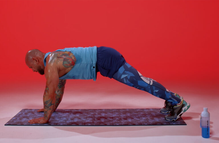 Półgodzinny interwałowy trening FBW w domu bez sprzętu