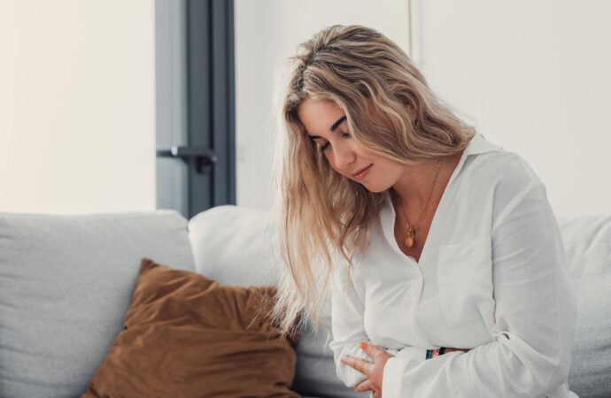 SIBO – choroba jelit, która wpływa na całe ciało. Co warto o niej wiedzieć?