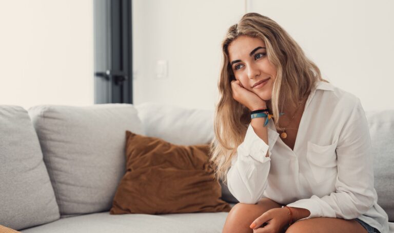 Jestem wystarczająca, czyli jak się zaakceptować i przestać naprawiać