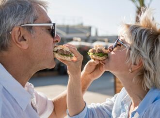 5 produktów, które zatykają tętnice. Dietetyk wyjaśnia, na co uważać