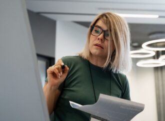 ADHD w pracy: wada czy supermoc? Jak neuroatypowość może wspierać kreatywność, produktywność i zarządzanie projektami