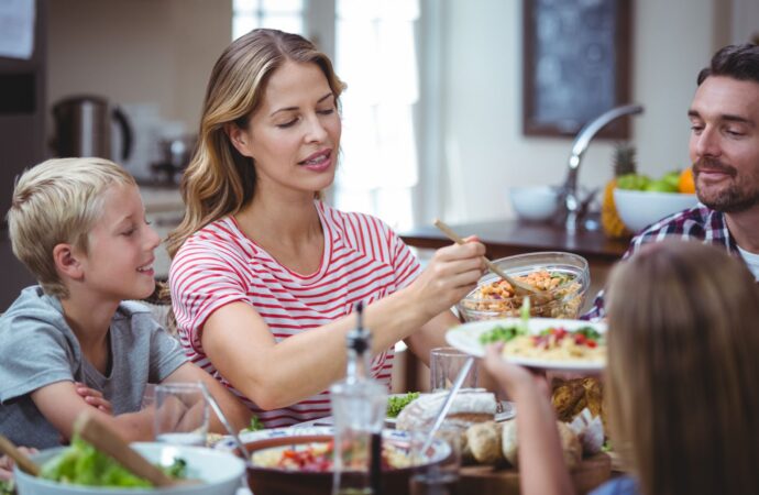 Wysoki cholesterol – co jeść, by go obniżyć? 10 produktów z listy dietetyka