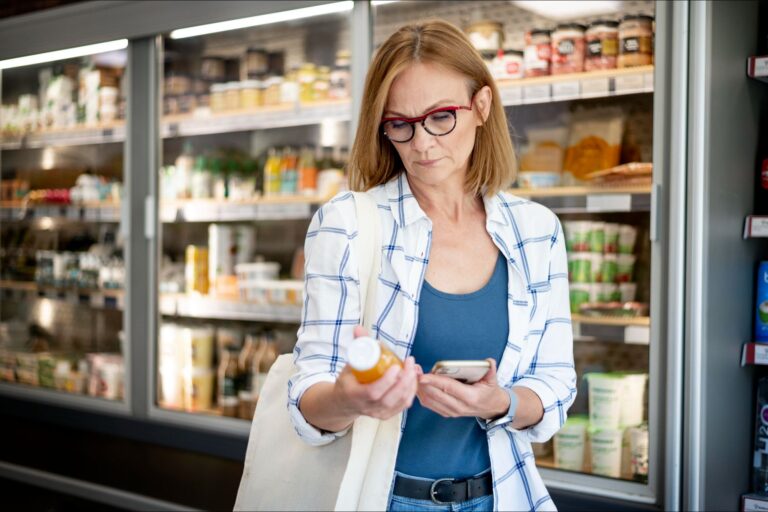 5 produktów z Biedronki, których lepiej unikać. Nie chodzi tylko o kalorie!